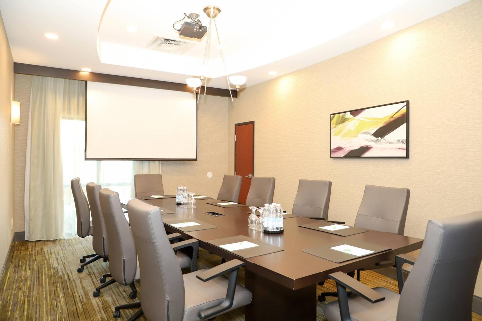 מלון Courtyard By Marriott Toronto ברמפטון מראה חיצוני תמונה