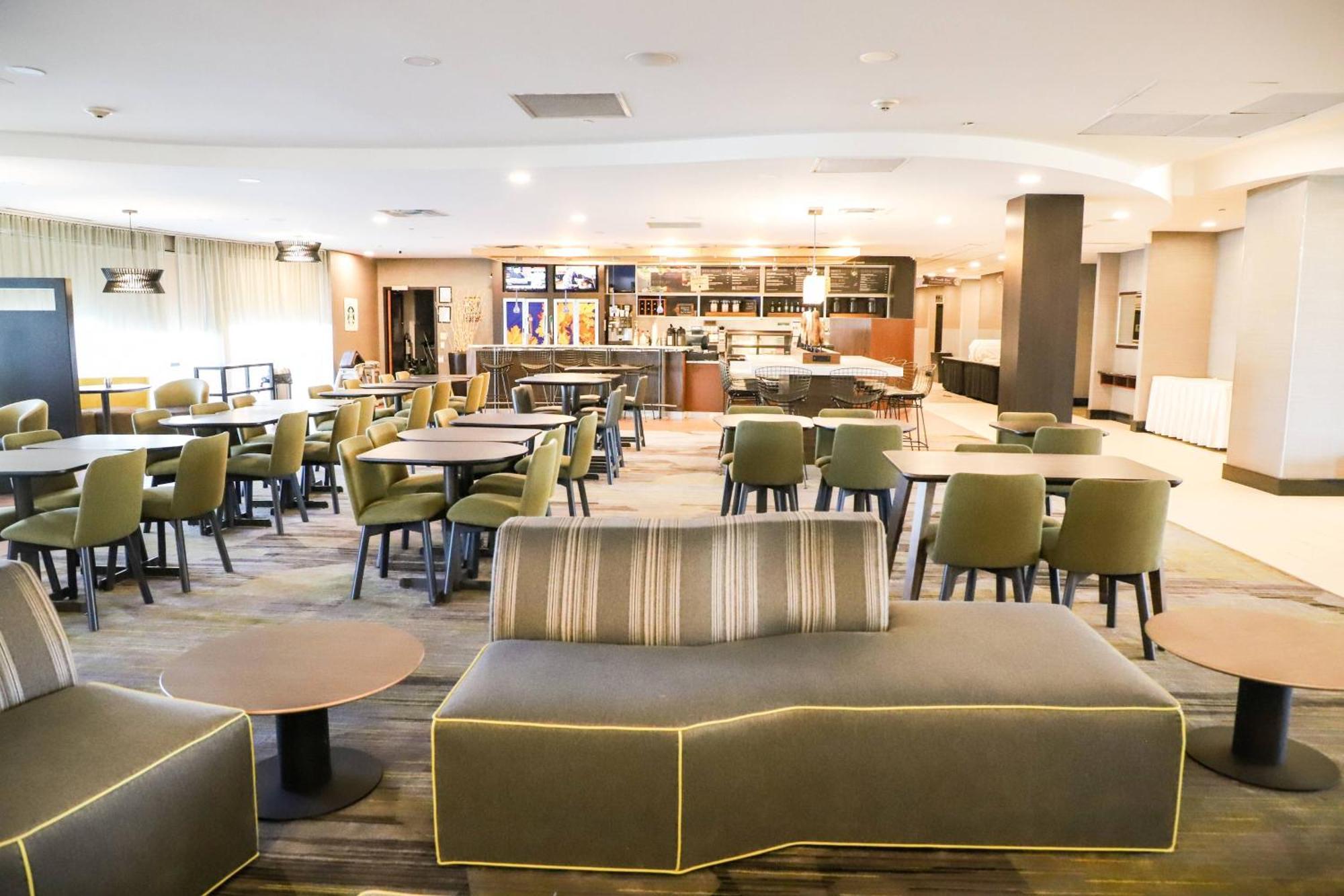מלון Courtyard By Marriott Toronto ברמפטון מראה חיצוני תמונה