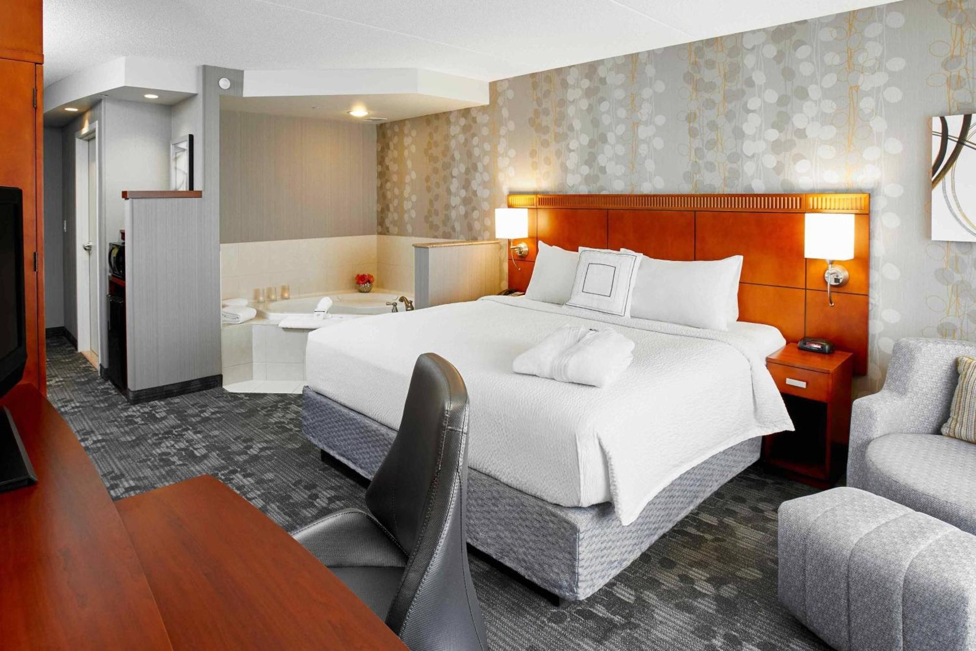 מלון Courtyard By Marriott Toronto ברמפטון מראה חיצוני תמונה