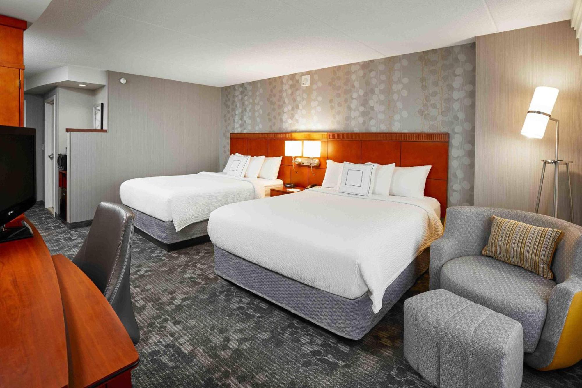 מלון Courtyard By Marriott Toronto ברמפטון מראה חיצוני תמונה